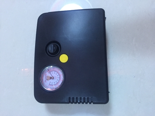 Un bon prix. Pompes pneumatiques à air noir de voiture haute performance avec jauge et commutateur pour le gonflement des pneus de voiture en ligne
