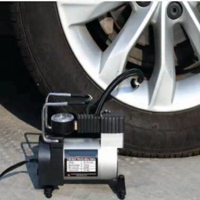 Compresseur d'air de voiture métallique à haute pression portable avec montre et sac en tissu