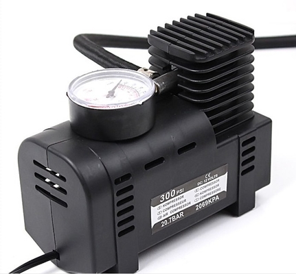 Un bon prix. Poids 0,8 kilogrammes de voiture de C.C portatif 12V de compresseur 250 livres par pouce carré de pression avec la montre en ligne