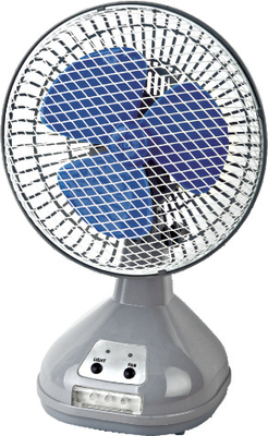 Un bon prix. Ventilateur argenté et bleu de voiture en métal rechargeable et Standable en ligne