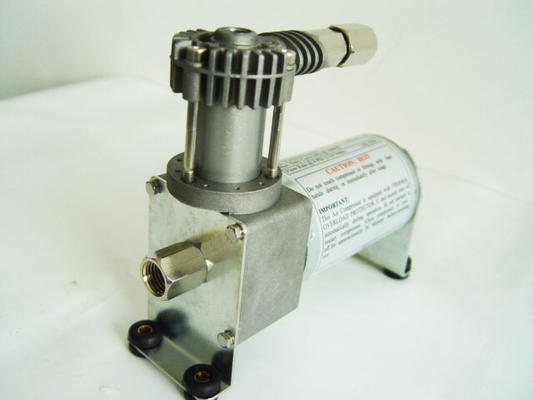Un bon prix. Compresseur d'air de l'argent 120psi 12V de YURUI 6273R pour des airbags, réservoir de 0,5 gallons en ligne